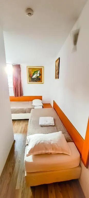 מלון בוקרשט Casa Michelangelo